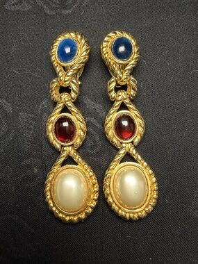 VINTAGE Ciner Gold Plate Rope Red & Blue Gripoix Glass Dangle Clip On Earrings